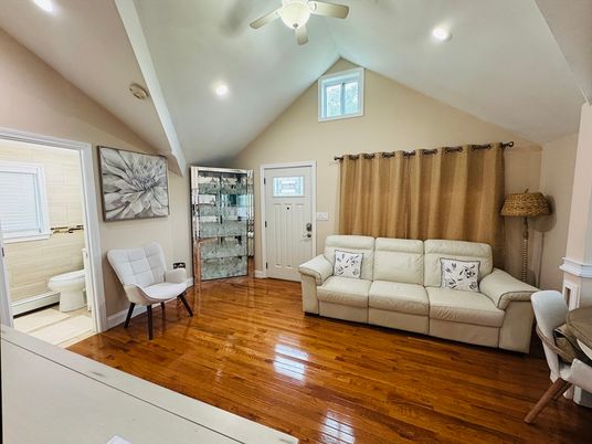 Bathroom, Interior, Living room, Recessed Lighting, Wood Texture Flooring