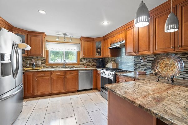 Interior, Kitchen, Pendant Lights, Recessed Lighting, Stainless Steel Appliances