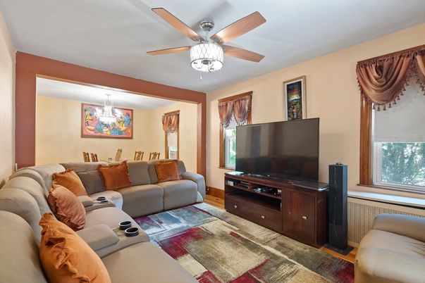 Chandelier, Home Theatre Room, Dining room, Interior, Living room