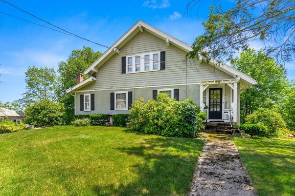 Exterior, Facade, American Craftsman