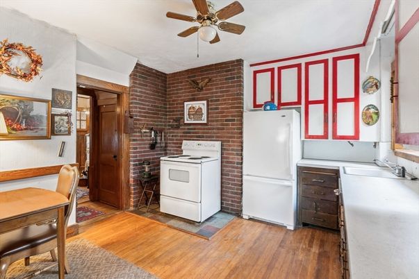 Interior, Stone Walls, Washer, Wood Texture Flooring