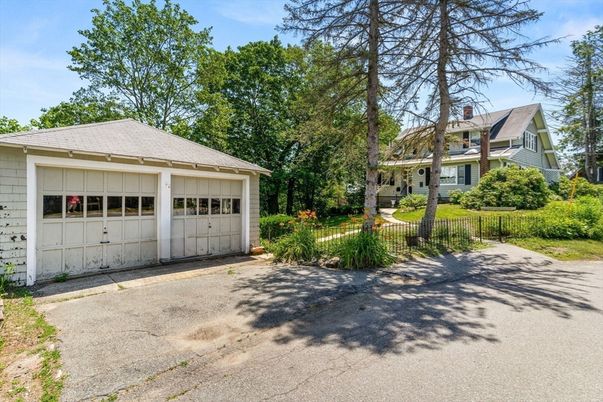 Detached Garage, Exterior