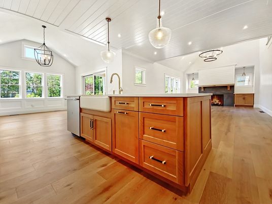 Fireplace, Interior, Kitchen, Pendant Lights, Recessed Lighting, Wood Texture Flooring
