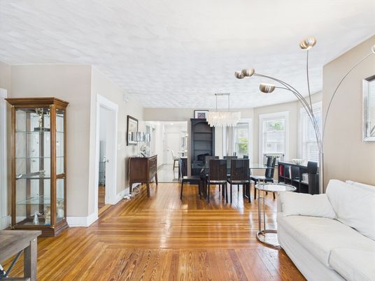 Chandelier, Dining room, Interior, Piano, Wood Texture Flooring