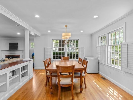 Dining room, Fireplace, Interior, Recessed Lighting, Wood Texture Flooring