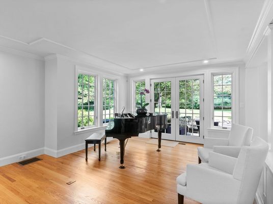 Interior, Piano, Recessed Lighting, Wood Texture Flooring