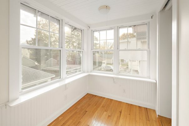 Interior, Pendant Lights, Sun Room, Wood Texture Flooring