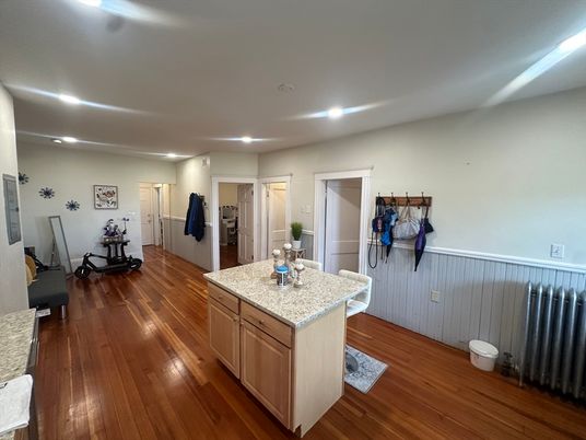 Interior, Recessed Lighting, Wood Texture Flooring
