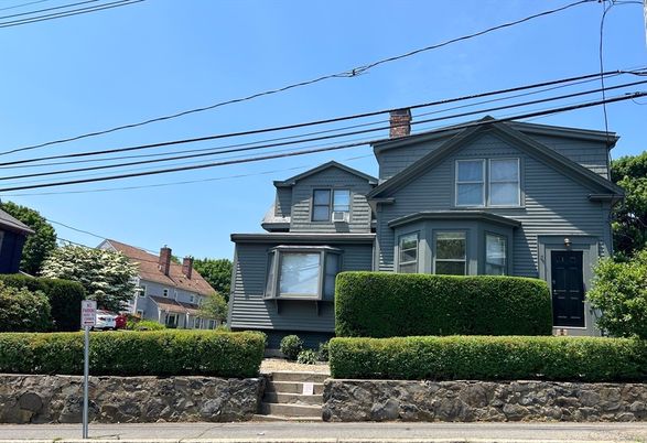 Exterior, Facade, Queen Anne Victorian