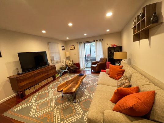 Interior, Living room, Recessed Lighting, Wood Texture Flooring