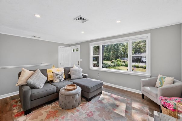 Interior, Living room, Recessed Lighting, Wood Texture Flooring