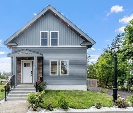 Exterior, Facade, American Craftsman