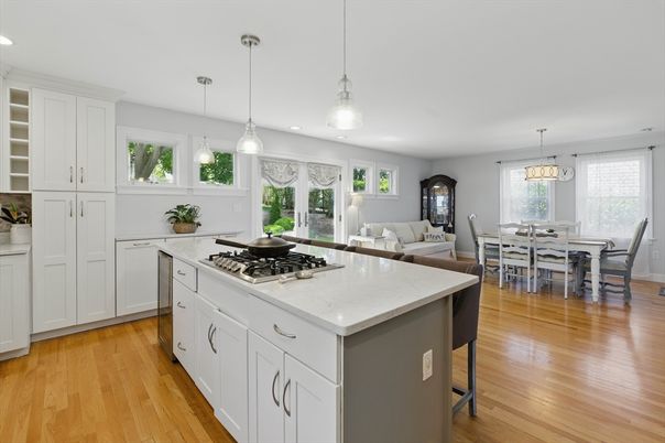 Dining room, Interior, Kitchen, Living room, Pendant Lights, Recessed Lighting, Wood Texture Flooring