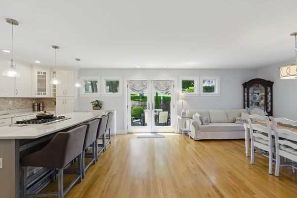 Dining room, Interior, Kitchen, Living room, Pendant Lights, Recessed Lighting, Wood Texture Flooring
