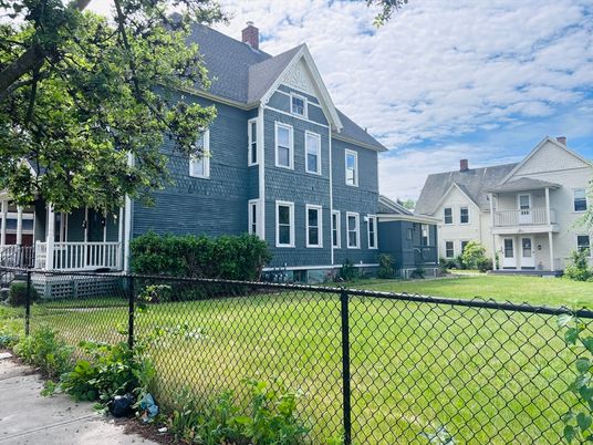 Exterior, Facade, Queen Anne Victorian
