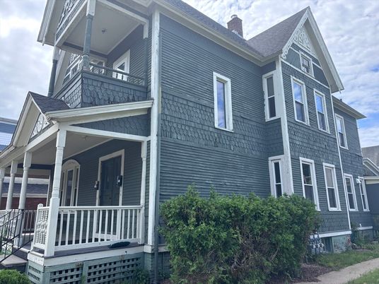 Exterior, Facade, Queen Anne Victorian