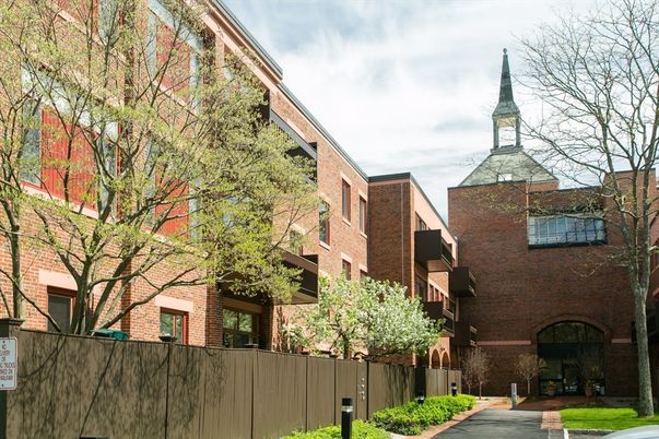 Exterior, Facade, Brick Facade, Rowhouse
