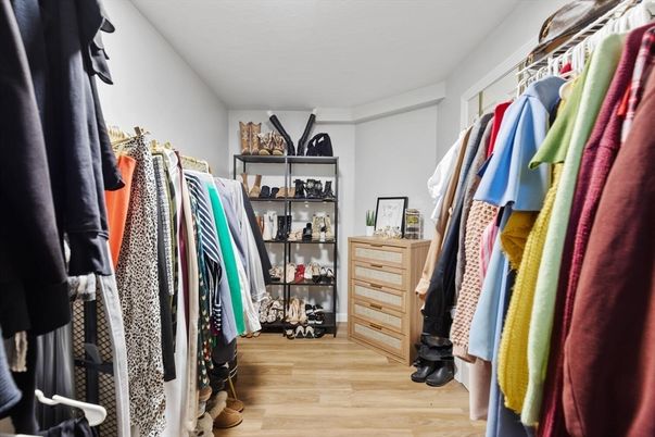 Interior, Walk-in Closets, Wood Texture Flooring