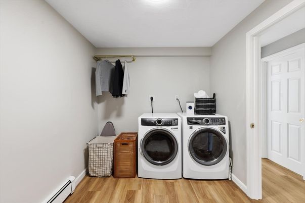 Interior, Washer, Wood Texture Flooring
