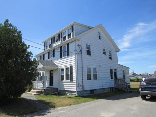 Exterior, Facade, Farmhouse