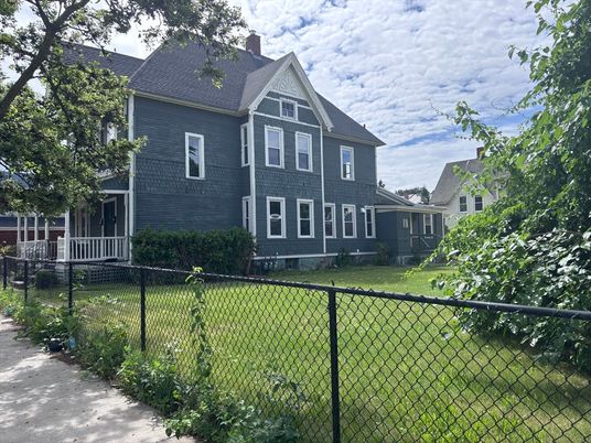 Exterior, Facade, Queen Anne Victorian