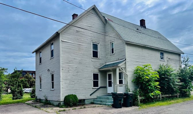 Exterior, Facade, Queen Anne Victorian