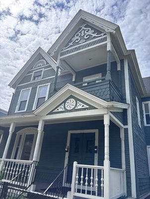 Exterior, Facade, Queen Anne Victorian
