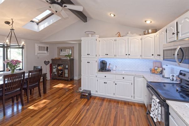 Dining room, Interior, Kitchen, Pendant Lights, Recessed Lighting, Wood Texture Flooring