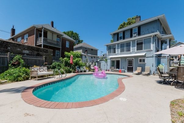 Exterior, Pool