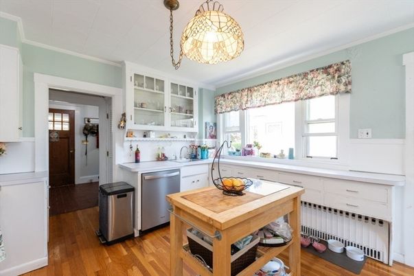 Interior, Kitchen, Pendant Lights, Wood Texture Flooring