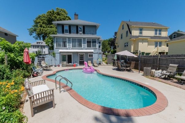 Exterior, Pool