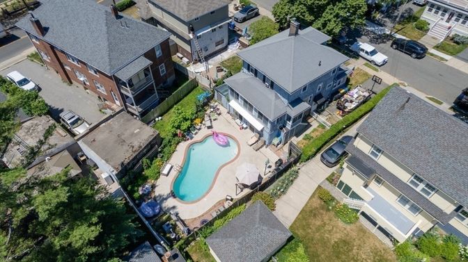 Exterior, Drone