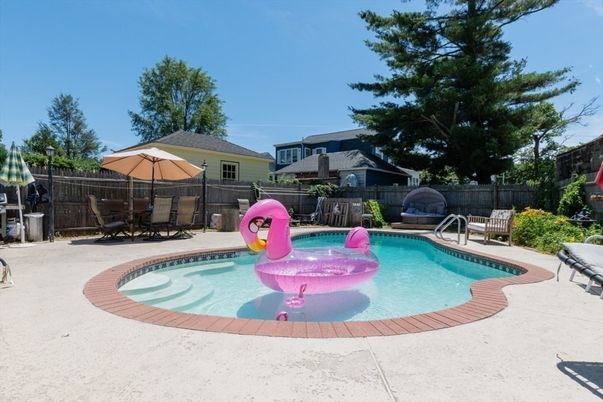 Exterior, Playground, Pool