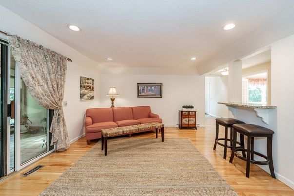 Interior, Recessed Lighting, Wood Texture Flooring