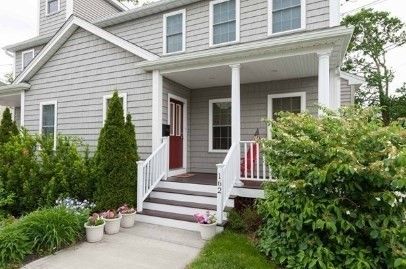 Exterior, Facade, American Foursquare