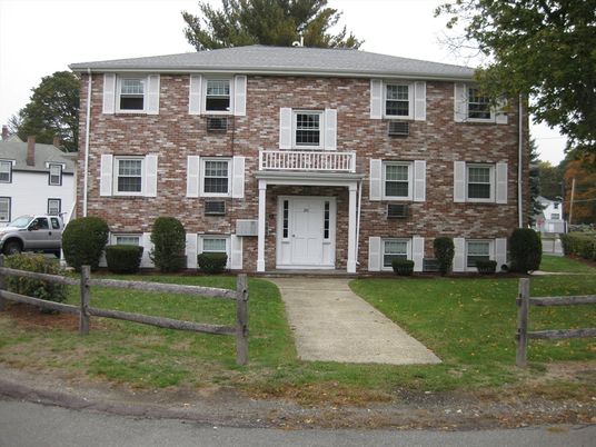 Exterior, Facade, Brick Facade, Georgian