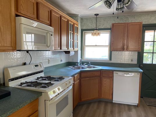 Interior, Kitchen, Pendant Lights, Wood Texture Flooring
