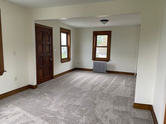 Empty room, Interior