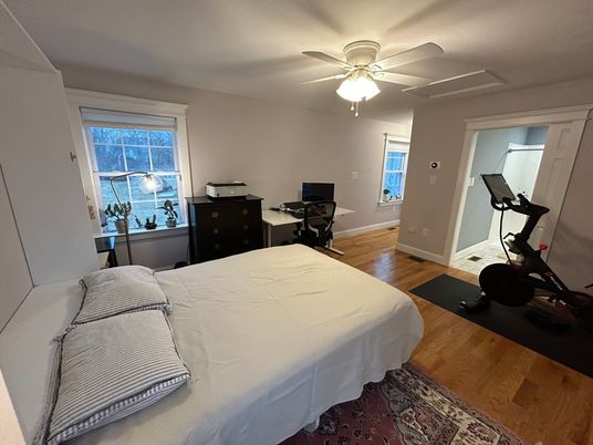 Bedroom, Fitness Equipment, Interior, Water, Wood Texture Flooring