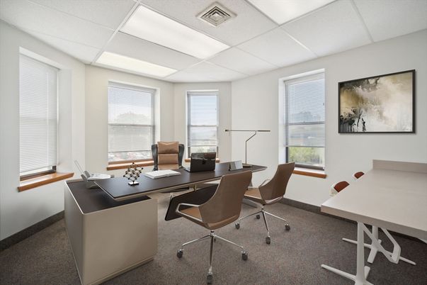Home Office, Interior