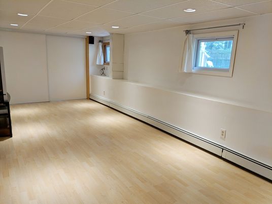 Empty room, Interior, Recessed Lighting, Wood Texture Flooring