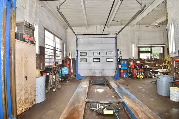 Garage, Interior