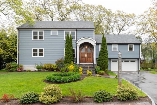 Attached, Exterior, Facade, Raised Ranch