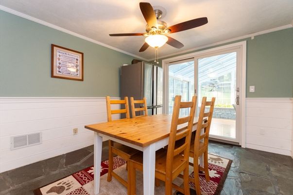 Dining room, Interior