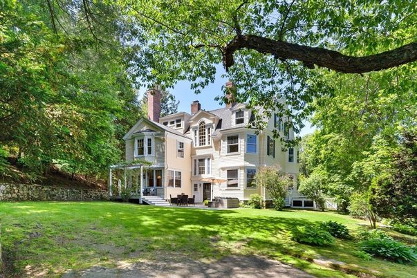 Backyard, Exterior, Facade, Queen Anne Victorian