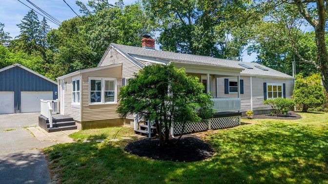 Backyard, Detached Garage, Exterior