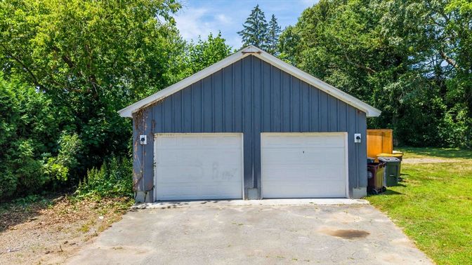 Detached Garage, Exterior