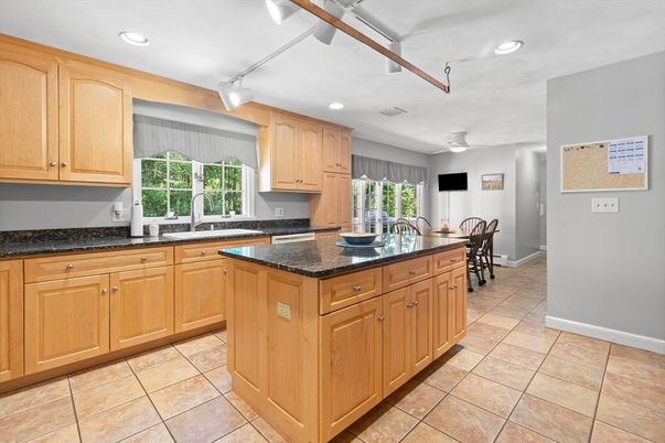 Dining room, Interior, Kitchen, Recessed Lighting
