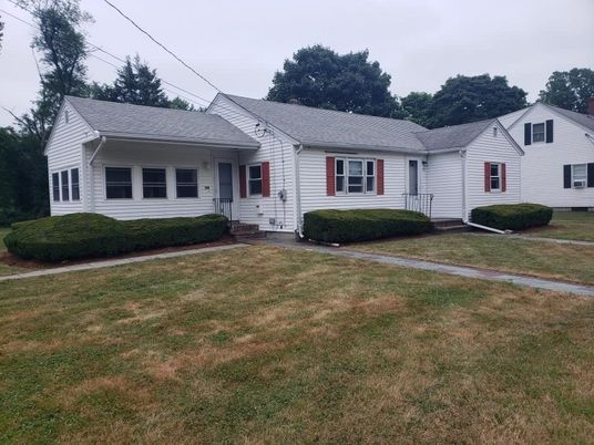 Exterior, Facade, Cape Cod