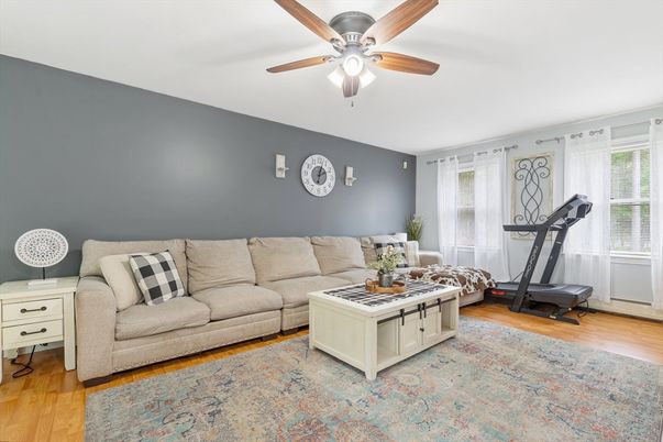 Fitness Equipment, Interior, Living room, Wood Texture Flooring